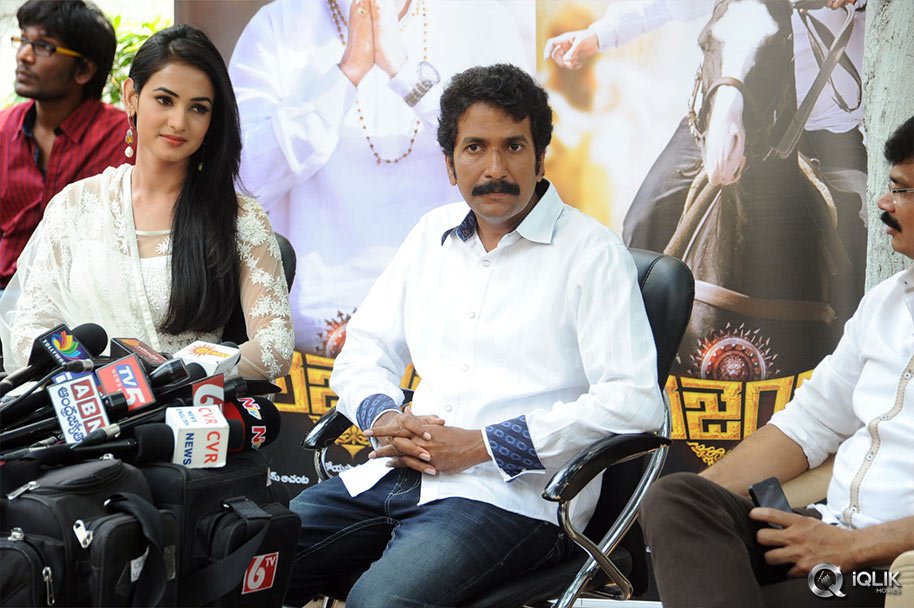 Balakrishna-Legend-Movie-Press-Meet